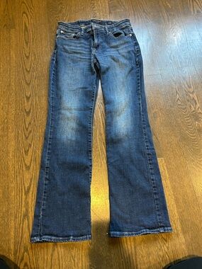 Lucky Brand Women's Bootcut Jeans in Dark Blue Wash. size 6/28